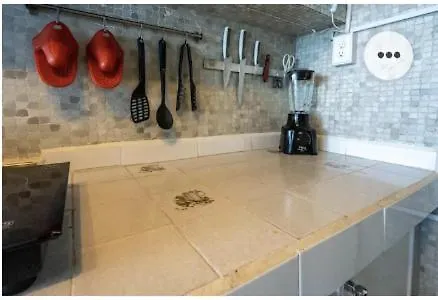 Camping Habitación Económica Y Pequeña Con Baño Privado Cerca Del Centro Histórico