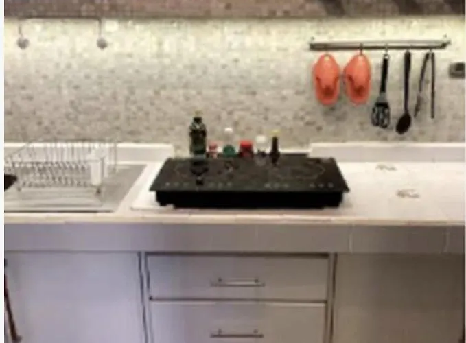 Habitación Económica Y Pequeña Con Baño Privado Cerca Del Centro Histórico Camping