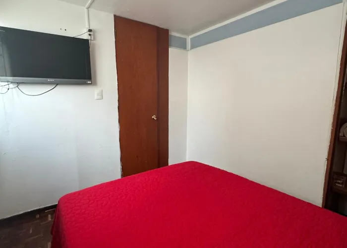 Habitación Económica Y Pequeña Con Baño Privado Cerca Del Centro Histórico Camping *